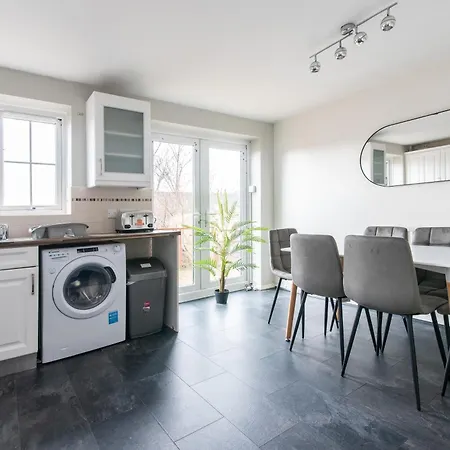 3 Bed Gem In Pontefract For Easy Commutes To Leeds And Wakefield Villa Exterior photo