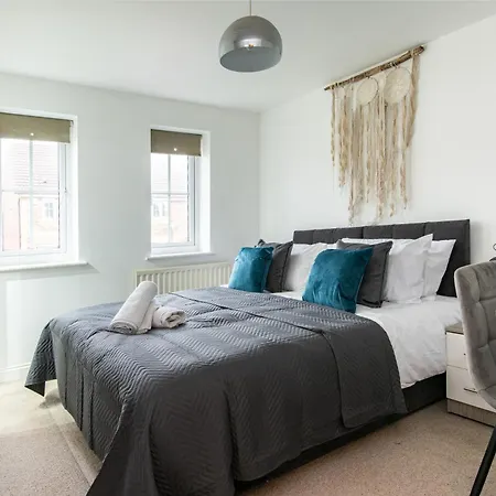 3 Bed Gem In Pontefract For Easy Commutes To Leeds And Wakefield Villa Exterior photo