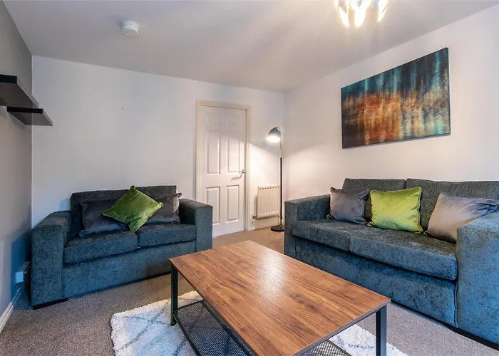 3 Bed Gem In Pontefract For Easy Commutes To Leeds And Wakefield